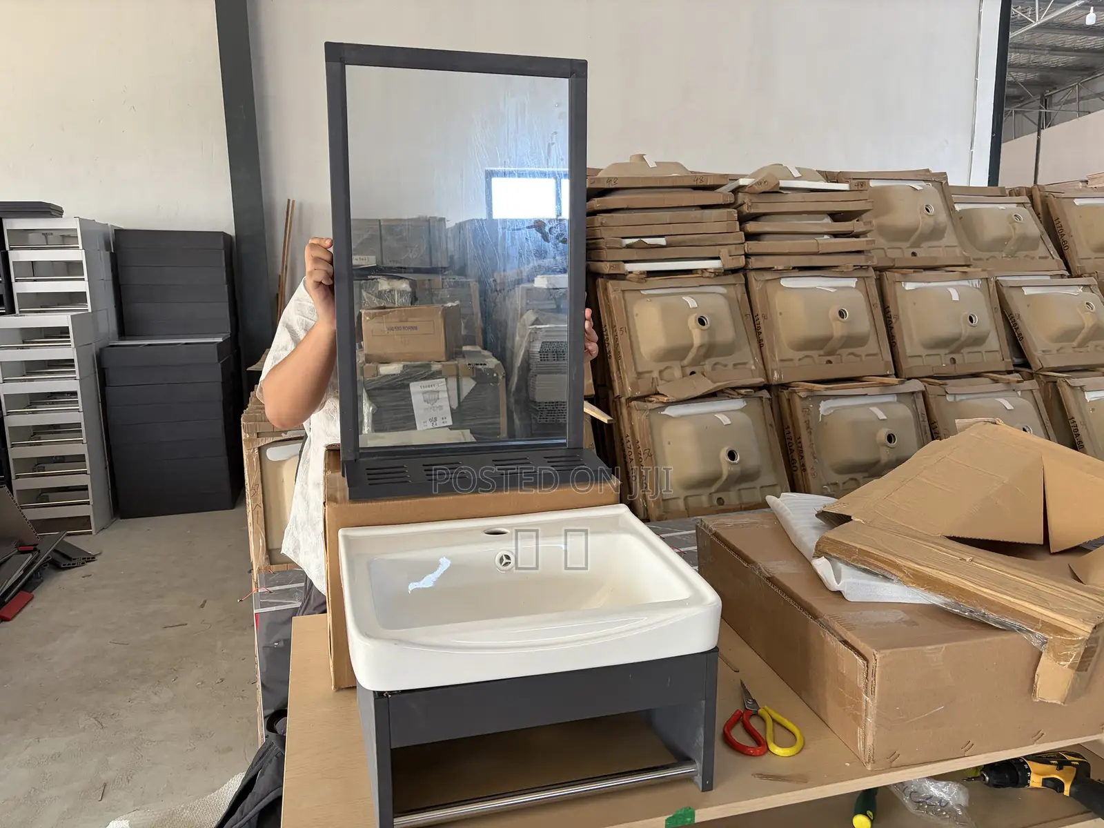 Mini Bathroom Caibinet With Mirror and Basin