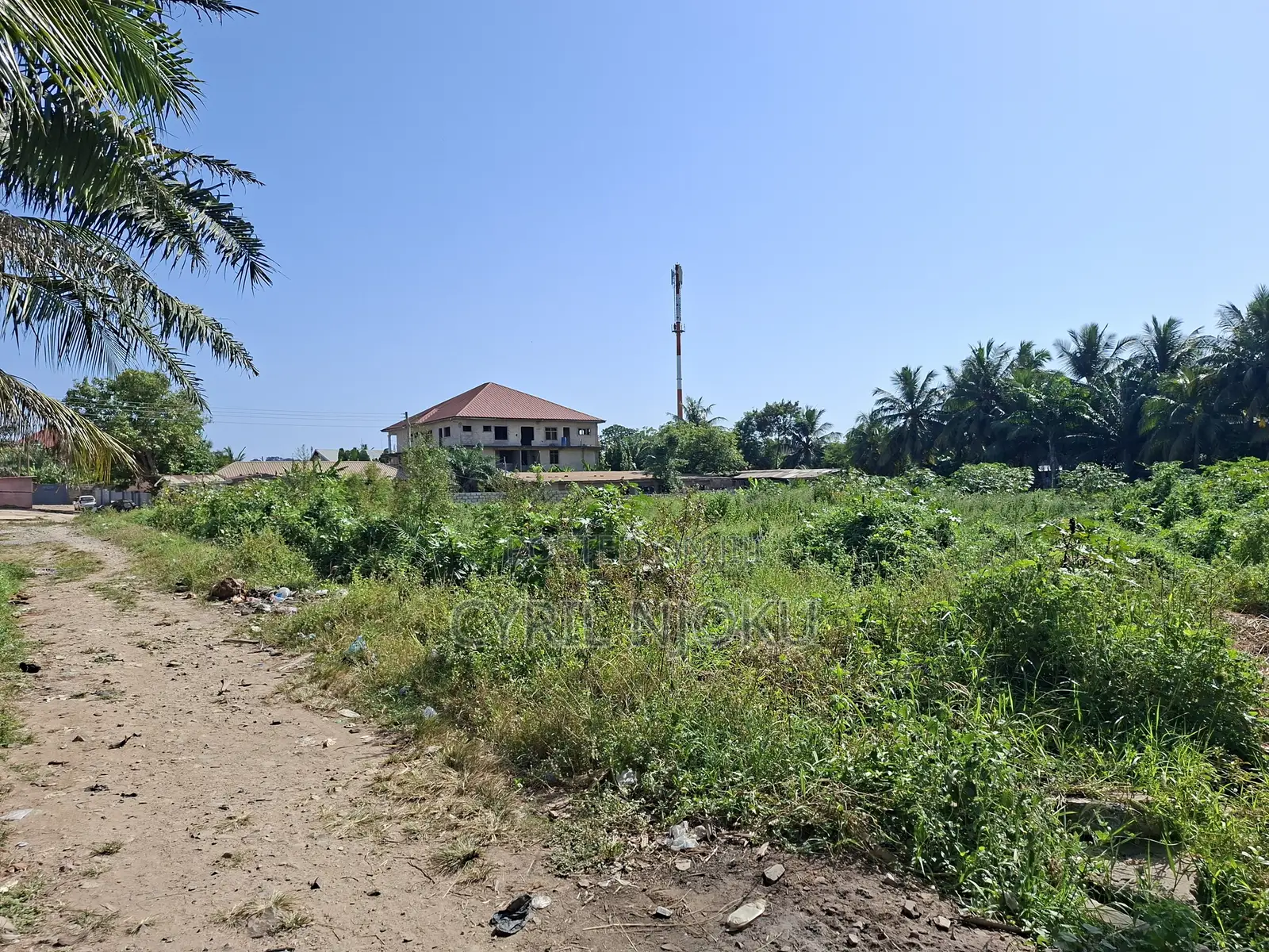 5 Plots of Land for Sale at New Legon
