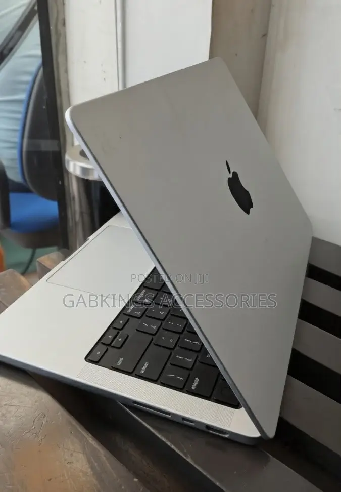 Laptop Apple MacBook Pro 2025 M5 16GB Apple M5 SSD 1T