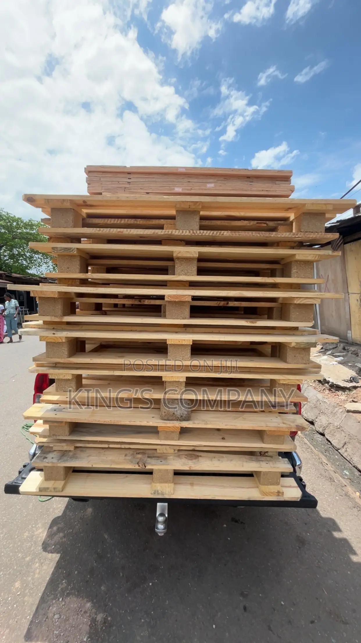 King’s Wooden Pallet