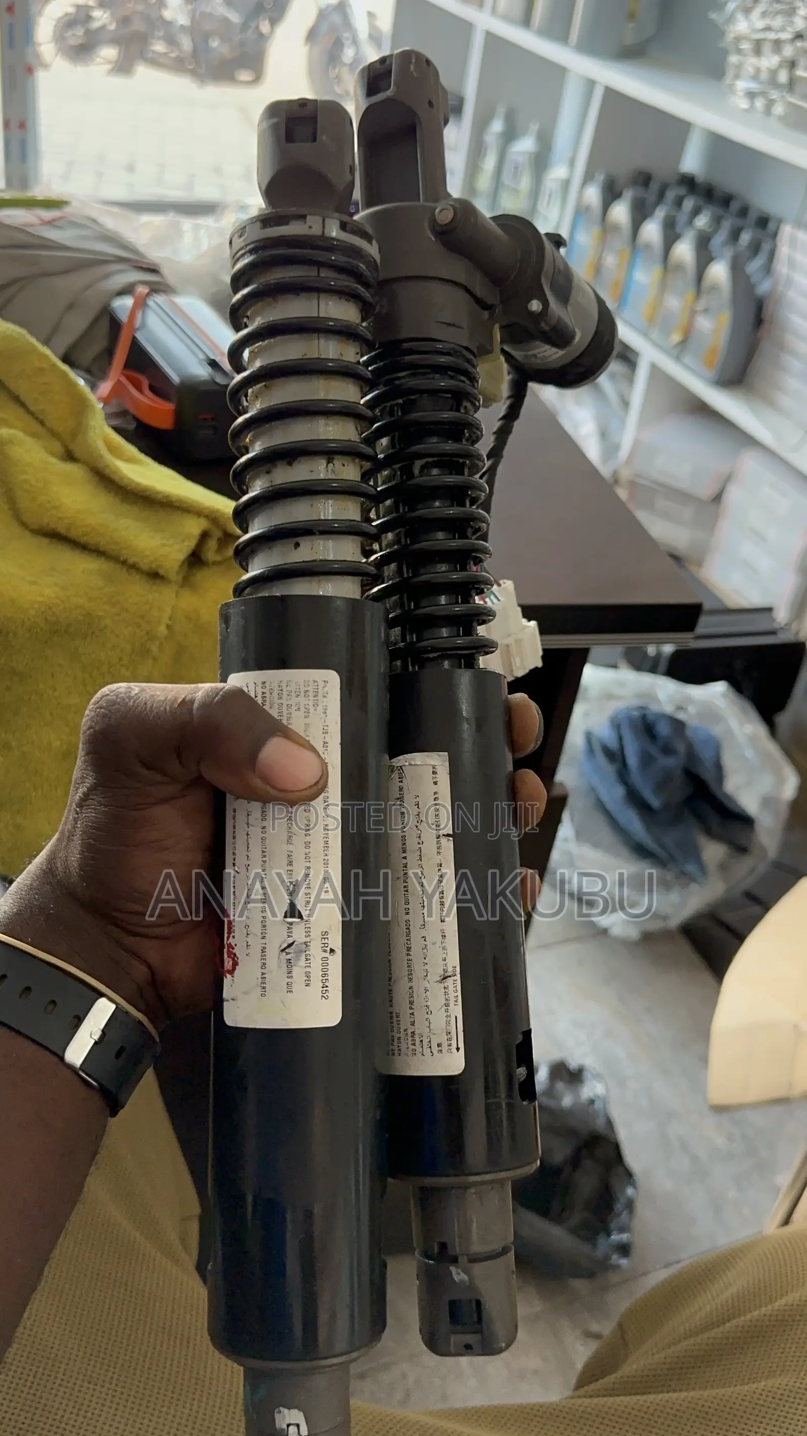 Acura RDX 2018-25 Electric Boot Shocks