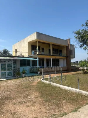 13bdrm House in Lartebiokorshie for sale