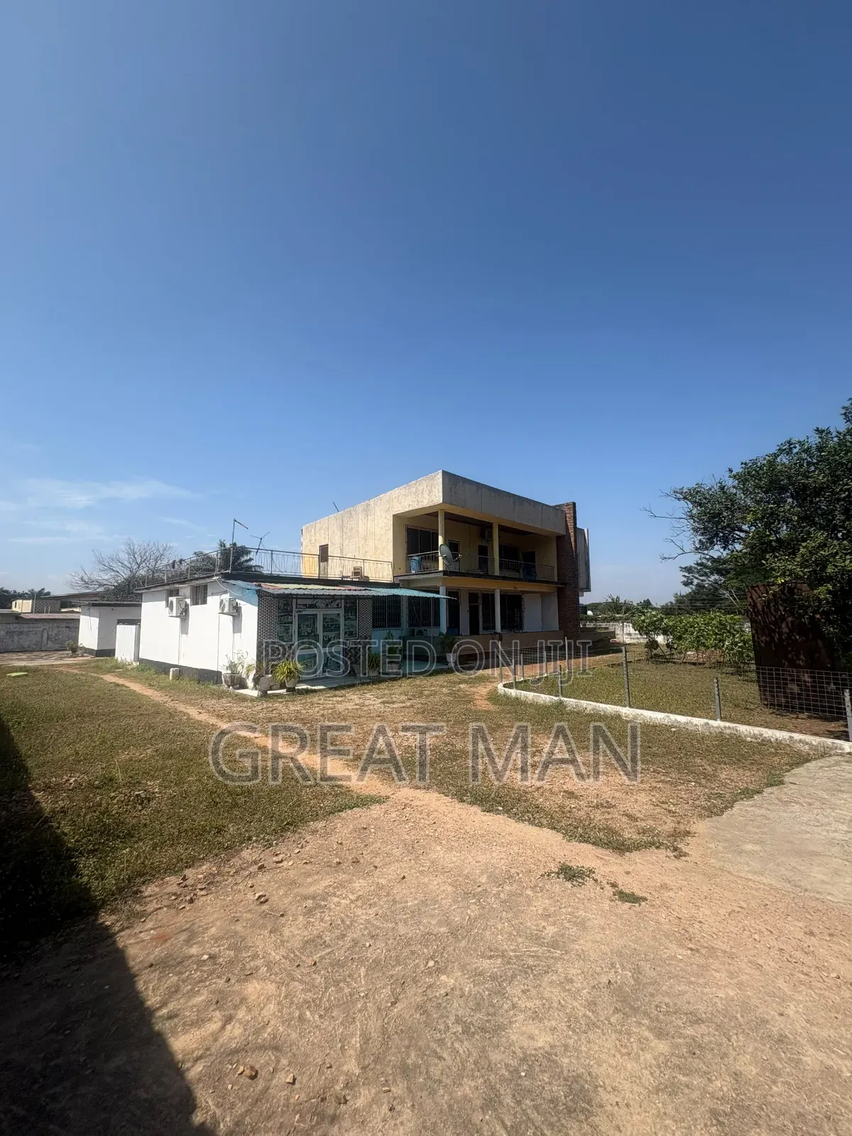 13bdrm House in Lartebiokorshie for sale