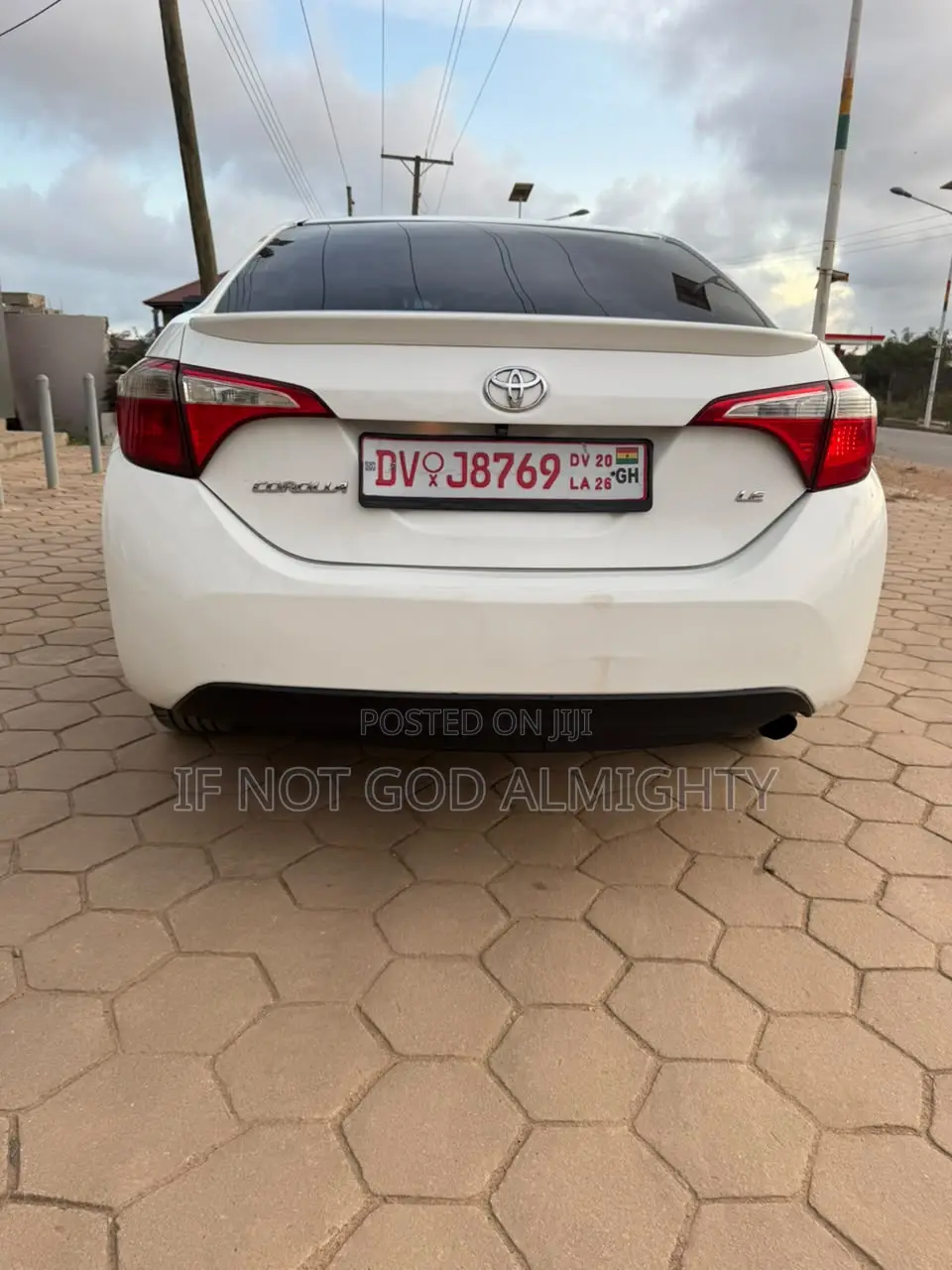 Toyota Corolla LE ECO 4dr Sedan (1.8L 4cyl CVT) 2017 White