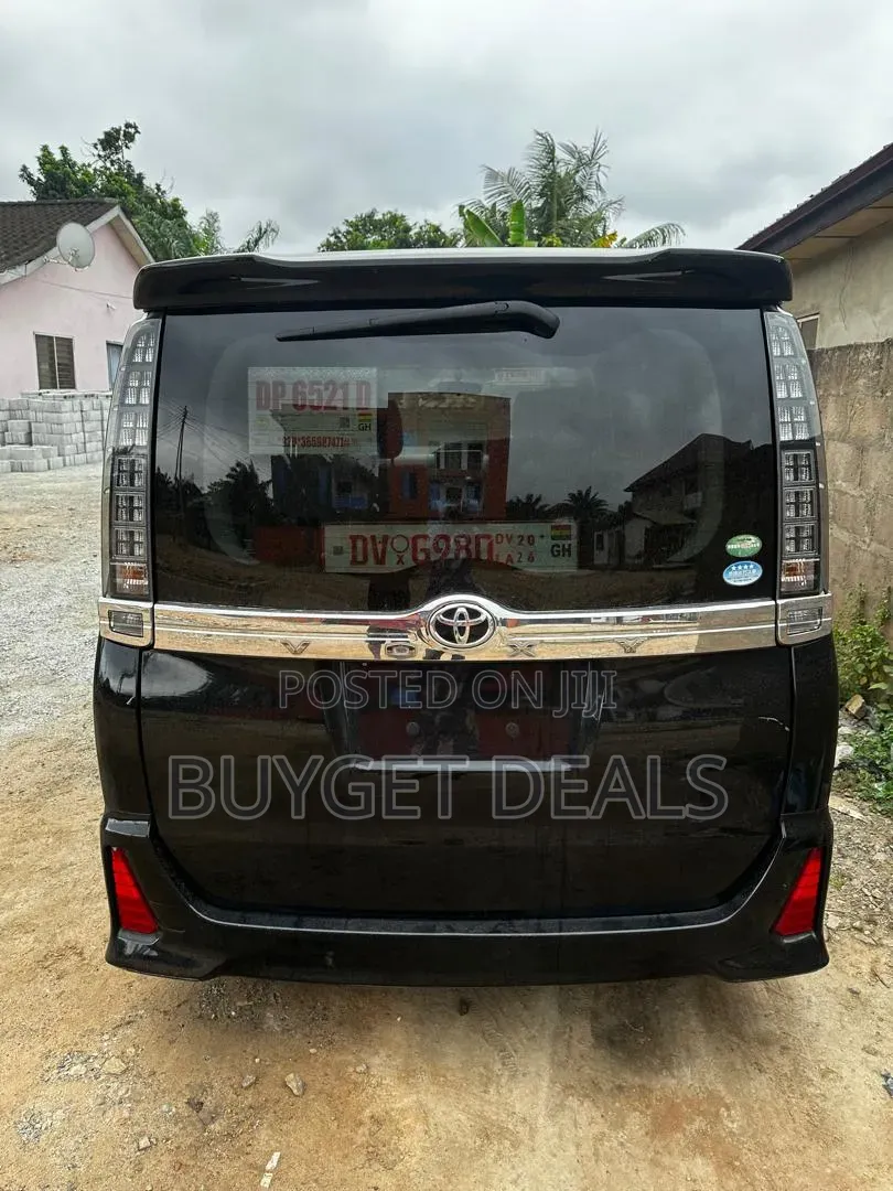 Toyota Voxy SV Premium 2014 Black