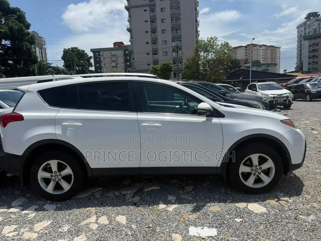 Toyota RAV4 XLE AWD (2.5L 4cyl 6A) 2013 White