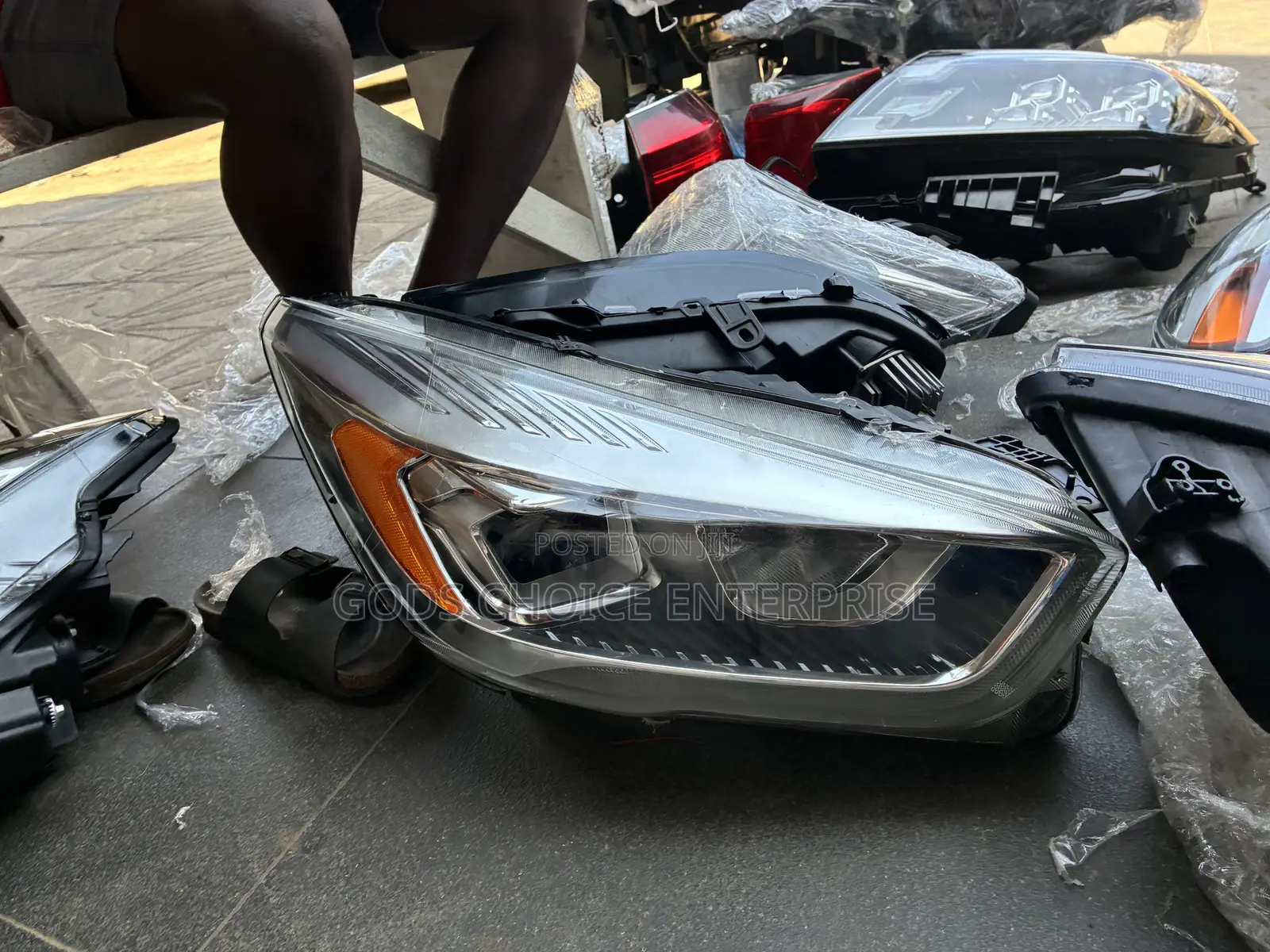 Headlight Escape 2017-2018-2019