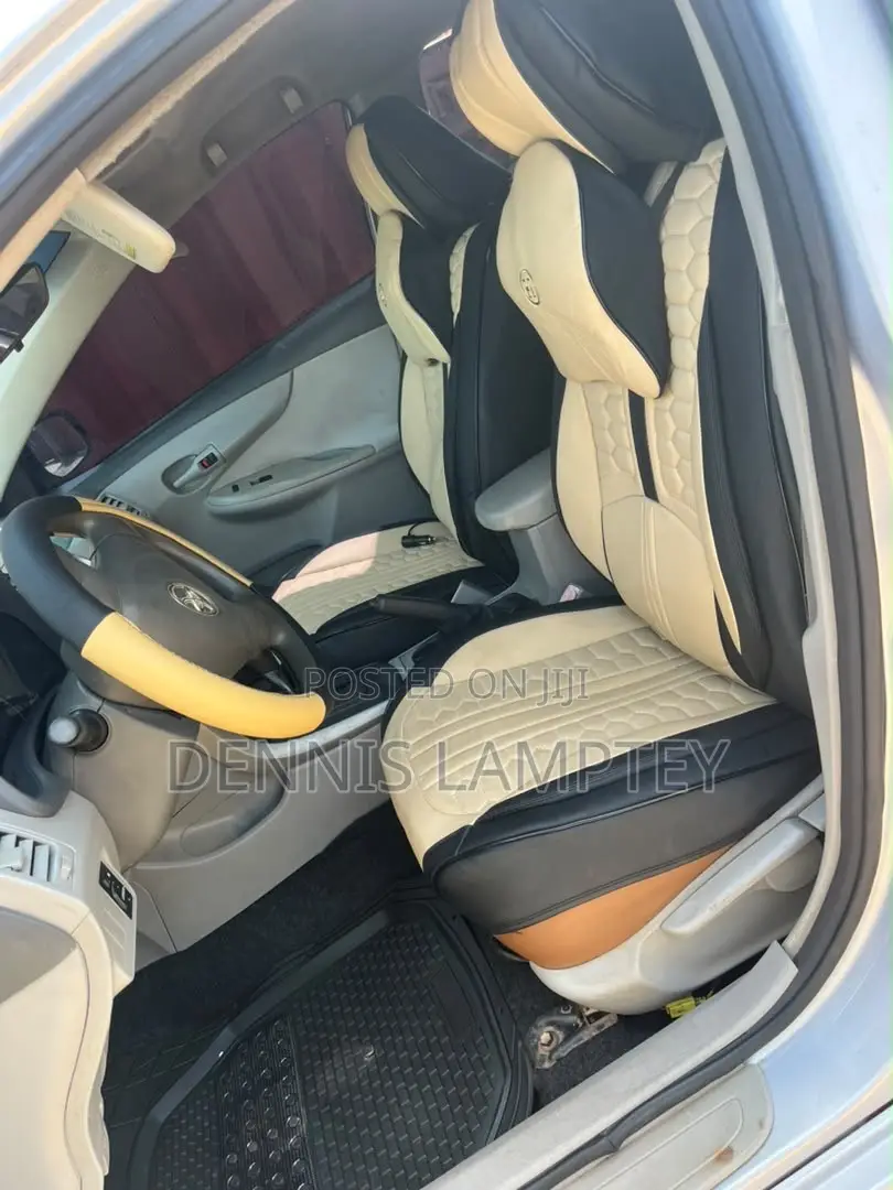 Toyota Corolla 2012 Silver