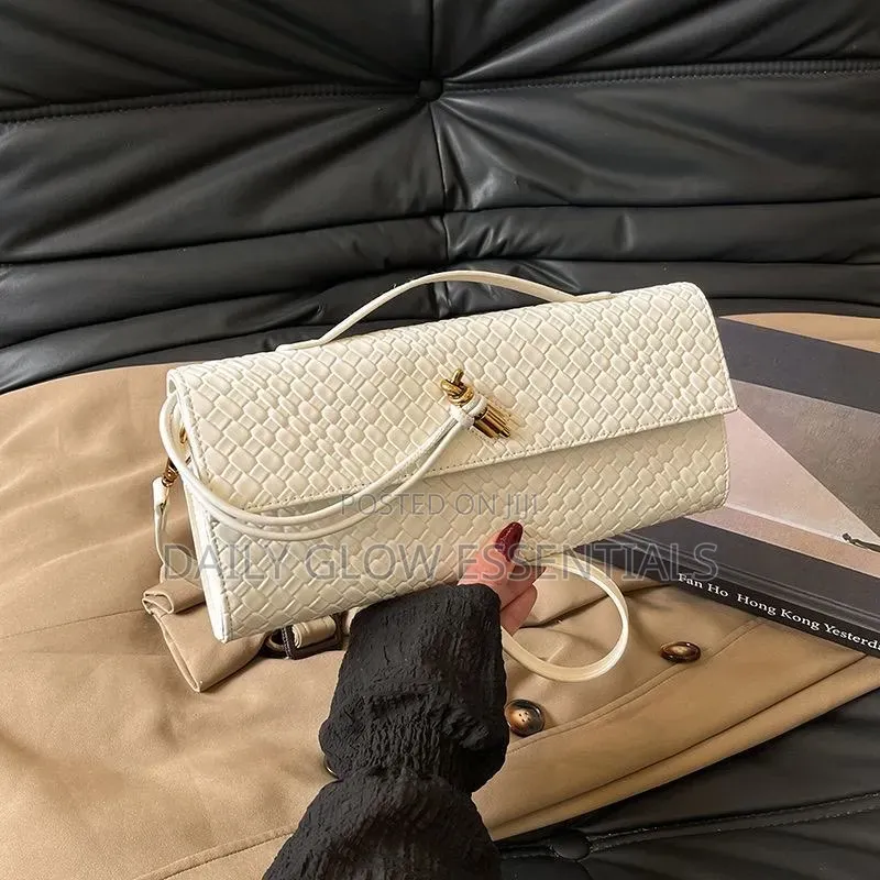 Women’s Elegant Clutch Bag – Woven Design With Shoulder Strap