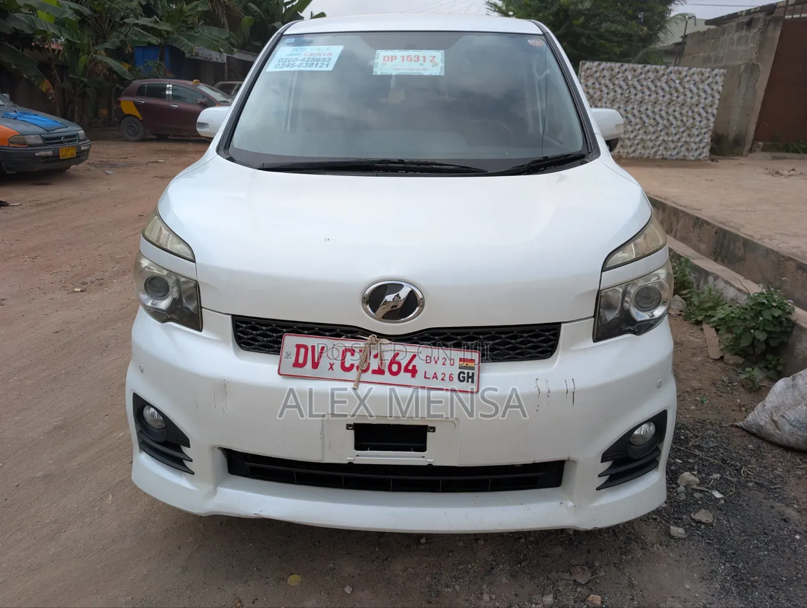 Toyota Voxy 2013 White