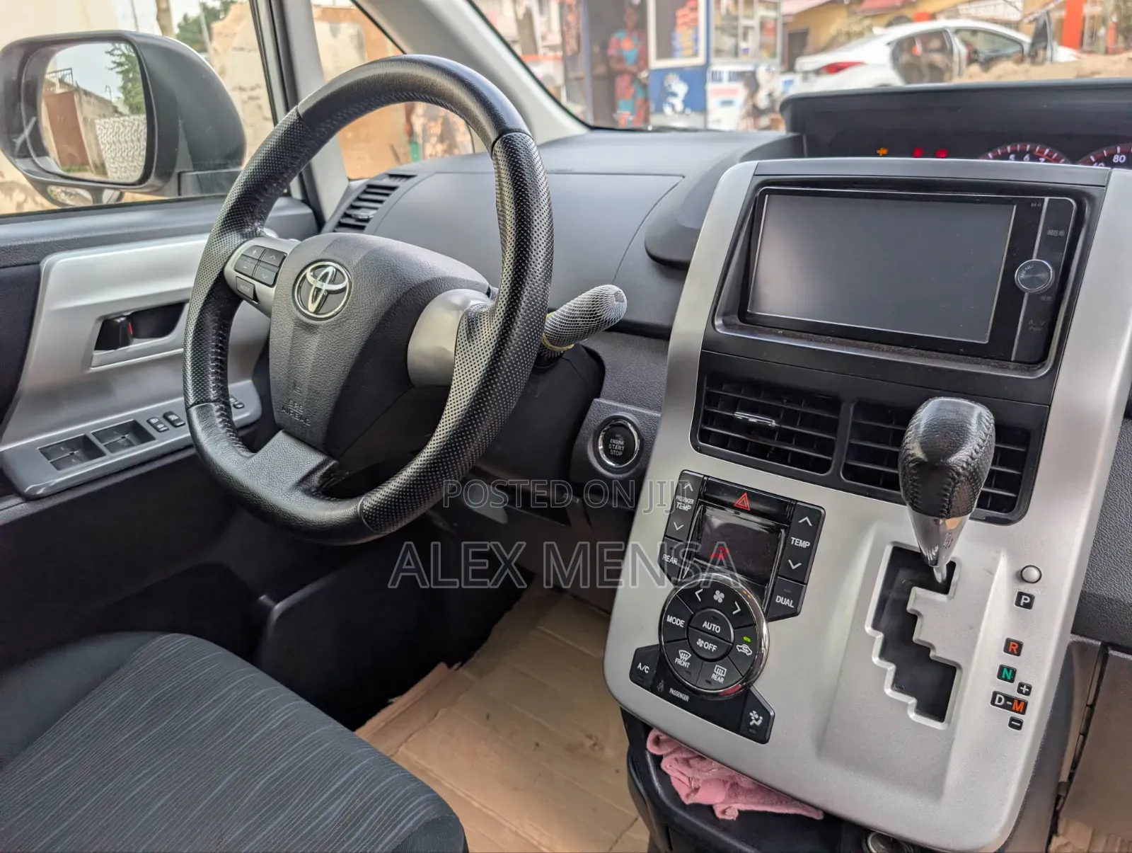 Toyota Voxy 2013 White