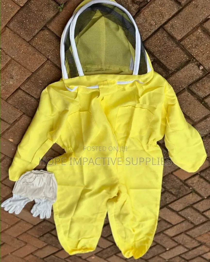 High Quality Bee Suit <> Complete.