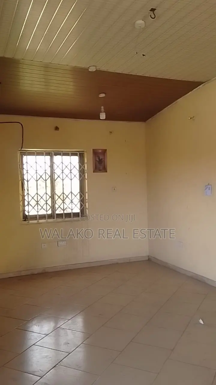 2bdrm Apartment in Awoshie for rent