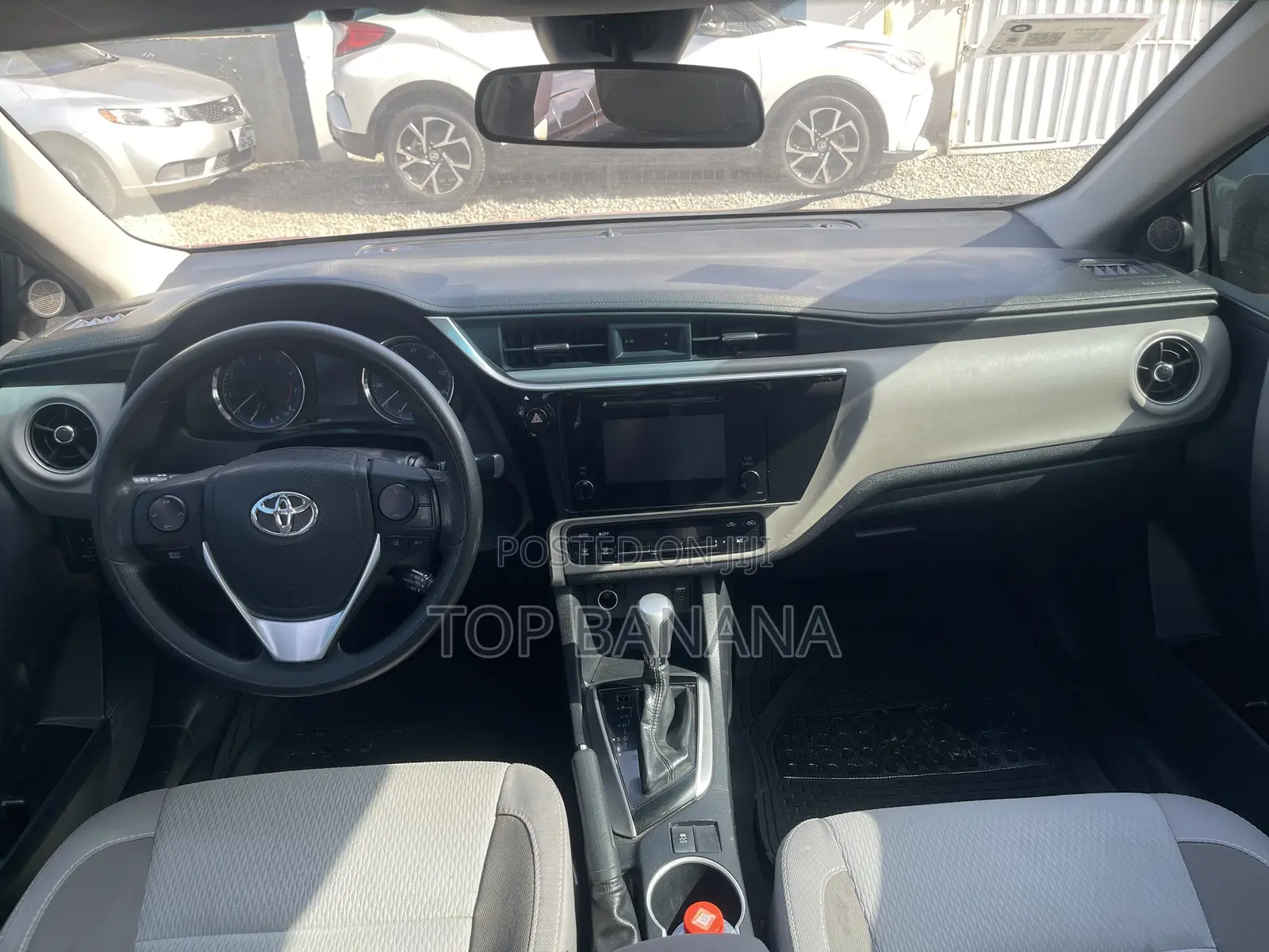 Toyota Corolla LE (1.8L 4cyl 2A) 2018 Red