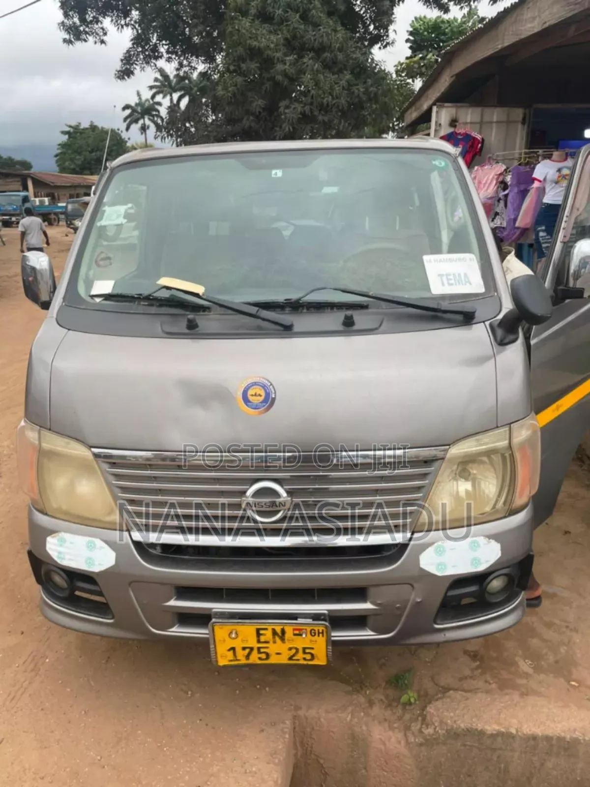 Nissan Caravan (Urvan) 2012 Silver