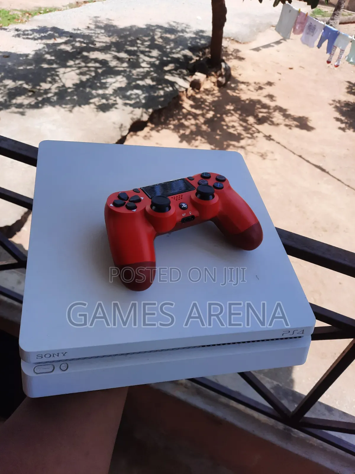 PS4 Slim Jailbreak + 8 Games and 2 Controllers