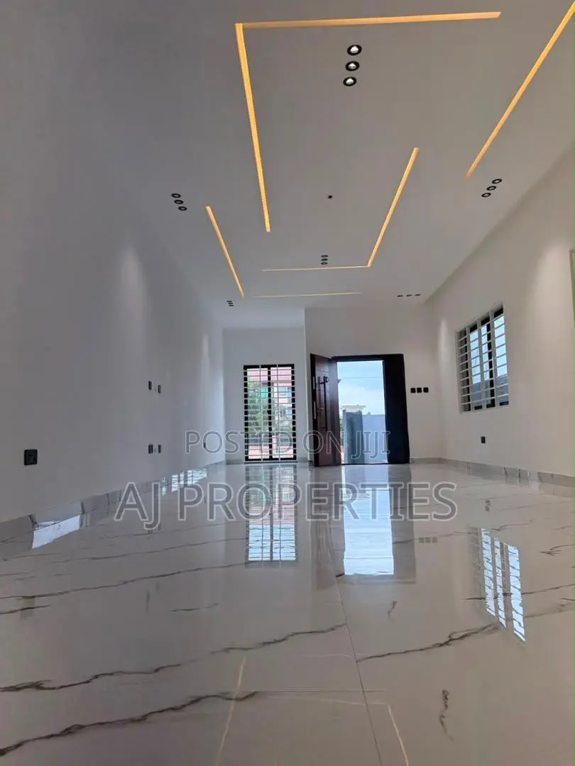 3bdrm House in Oyarifa for sale