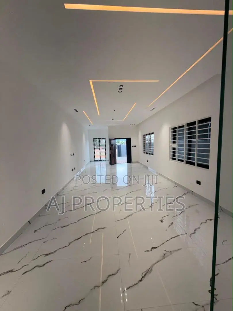 3bdrm House in Oyarifa for sale