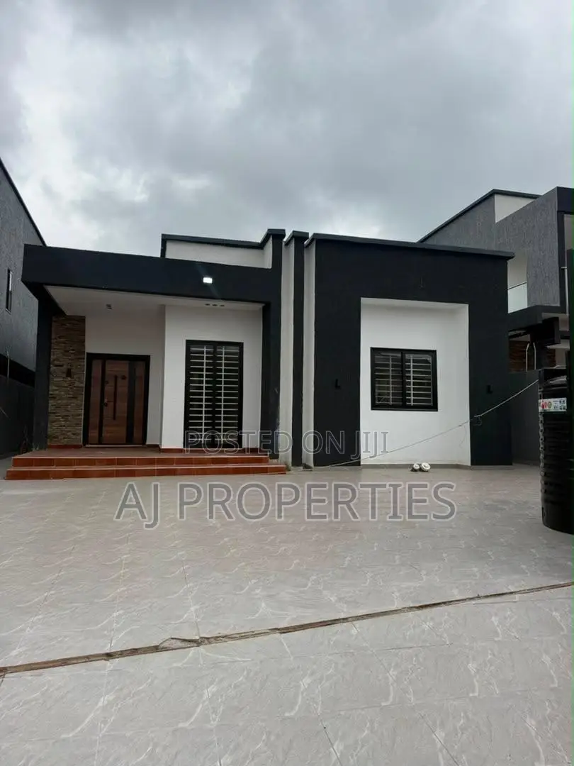 3bdrm House in Oyarifa for sale