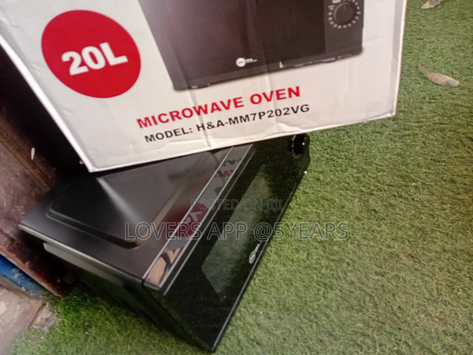 Modern Microwave Oven for Everyday Kitchen Use