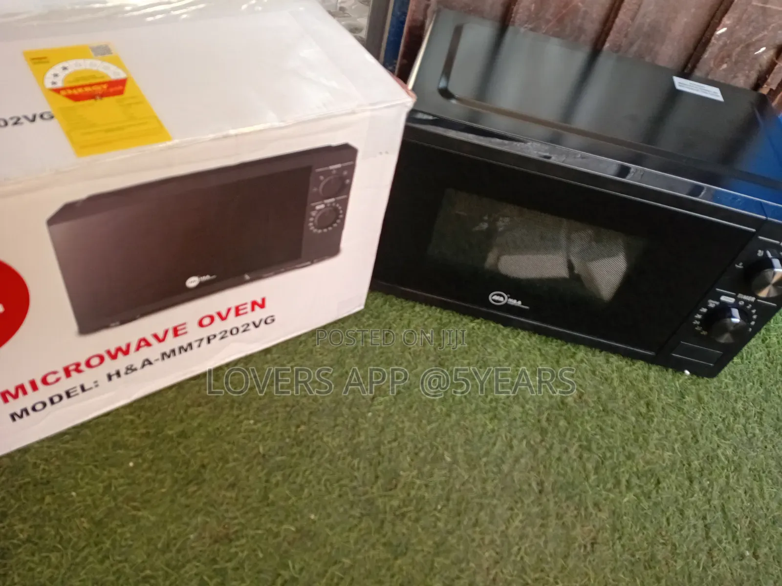 Modern Microwave Oven for Everyday Kitchen Use