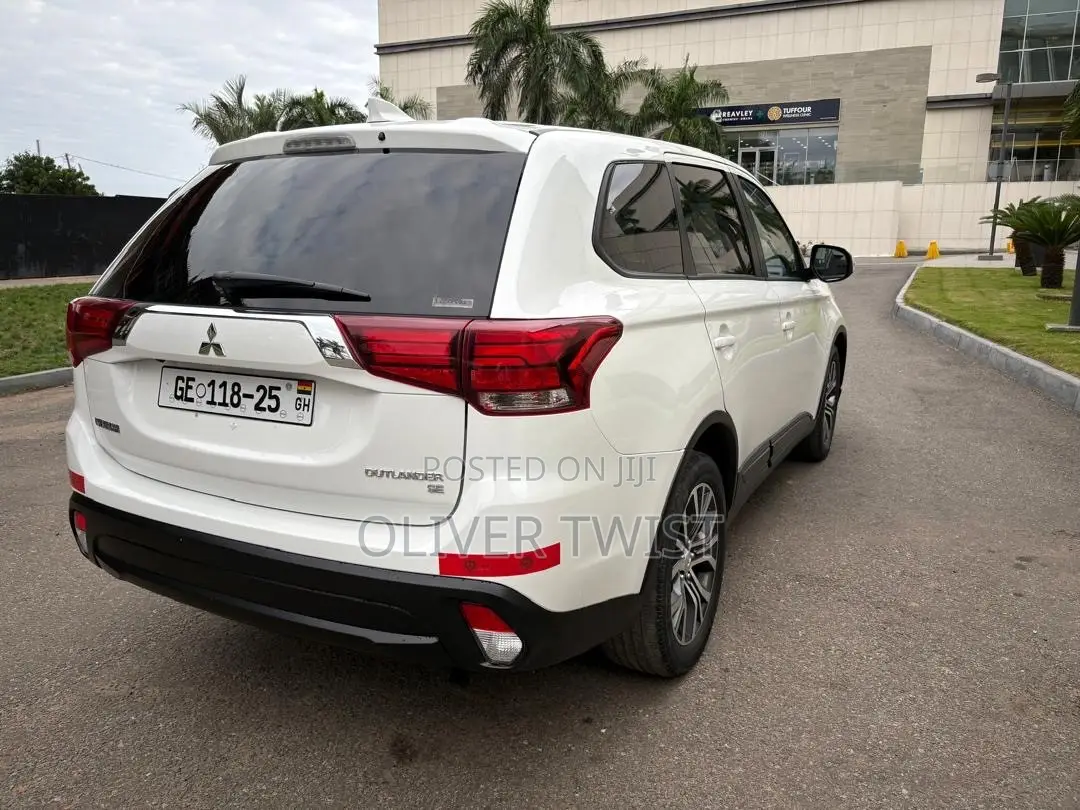 Mitsubishi Outlander SEL FWD 2019 White