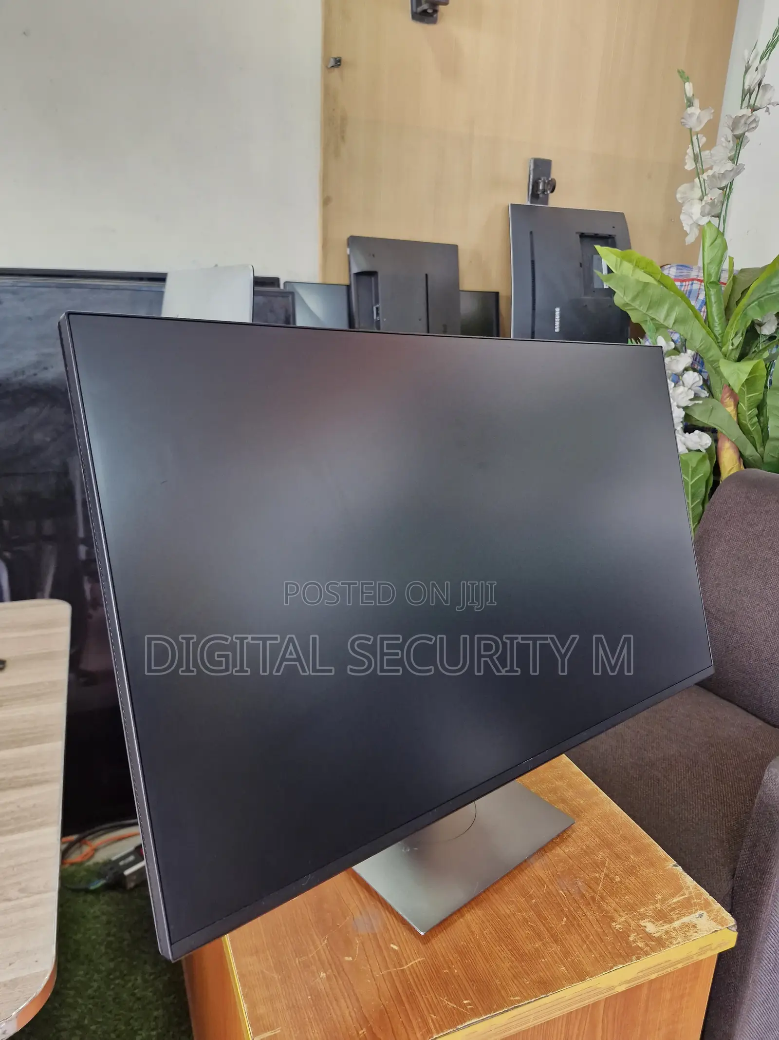 Dell P2725he the Dell P2725HE 27-Inch Full HD USB-C Hub Monitor