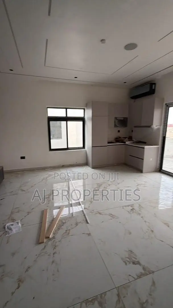 5bdrm House in East Legon for sale