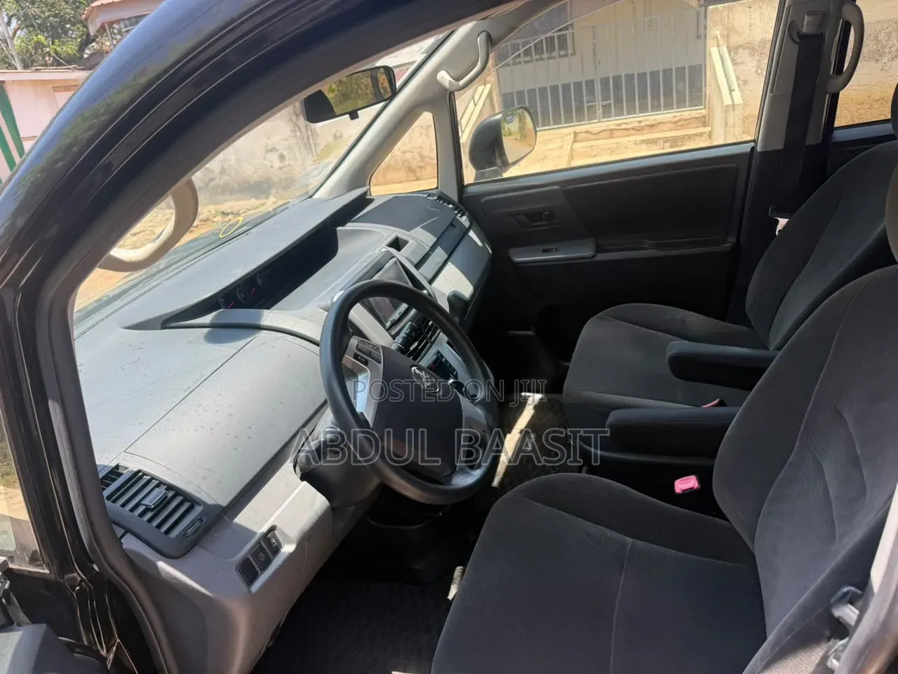 Toyota Voxy V 4WD 7-Seater 2013 Black