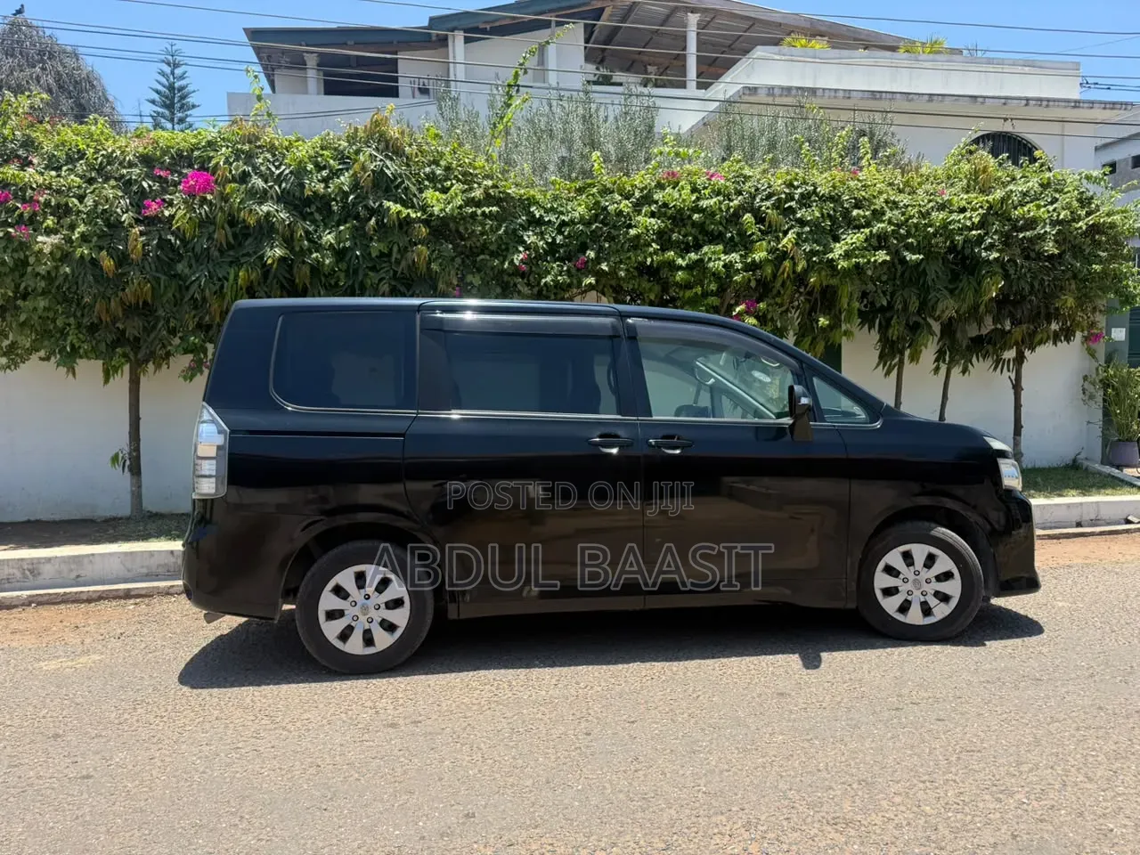 Toyota Voxy V 4WD 7-Seater 2013 Black