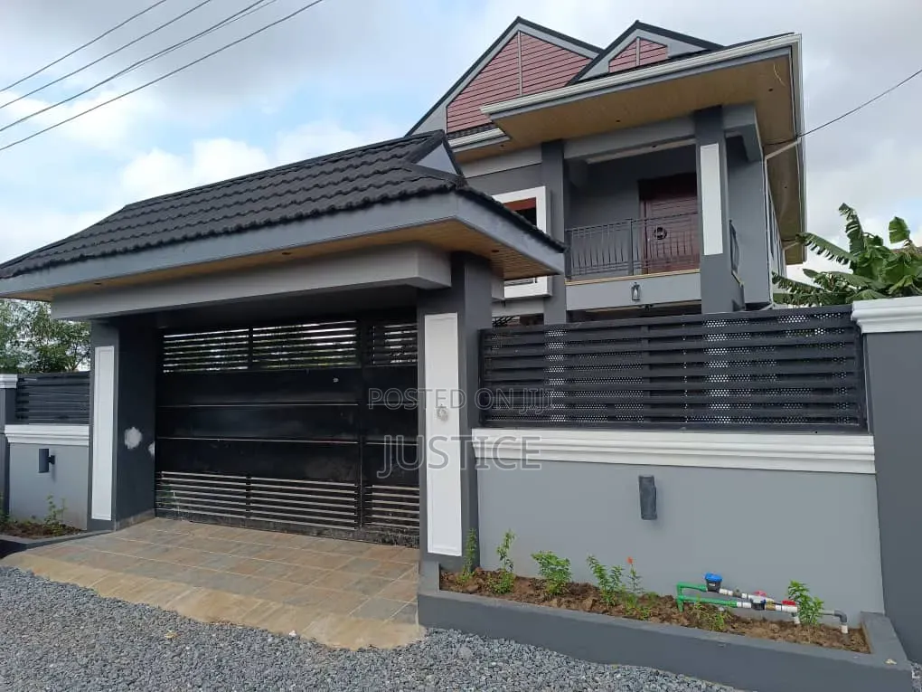 3bdrm Townhouse / Terrace in Tema Comm 12, Community 9 for rent