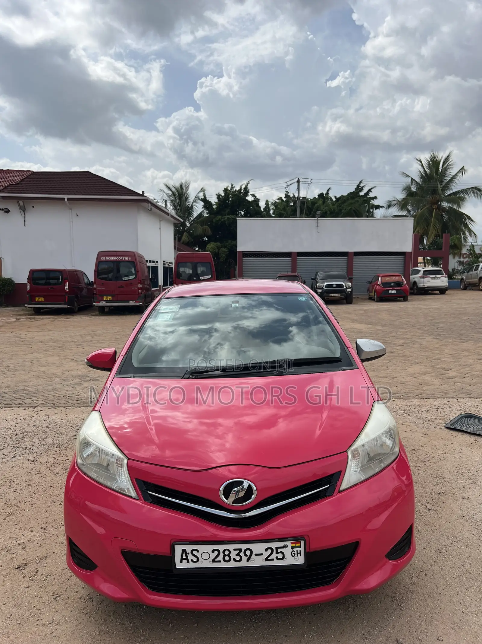 Toyota Vitz 2013 Pink