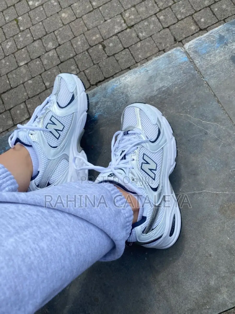 Sneakers Hub