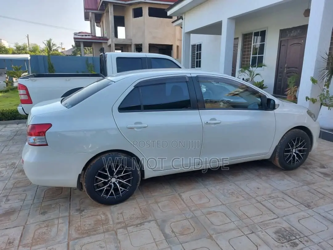 Toyota Belta 2010 White