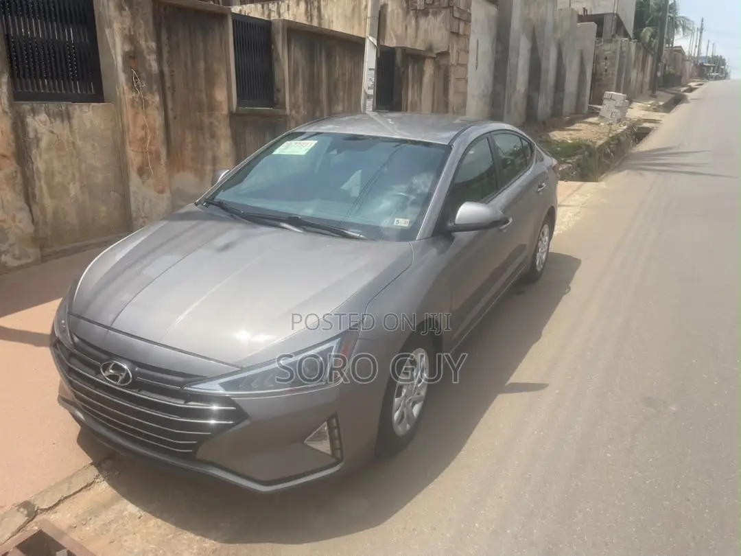 Hyundai Elantra 2020 Silver