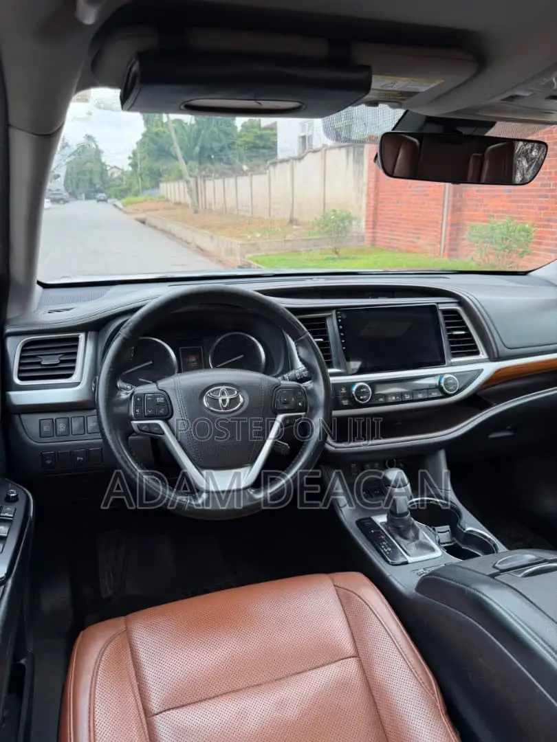 Toyota Highlander Limited 4x2 V6 (3.5L 6cyl 8A) 2018