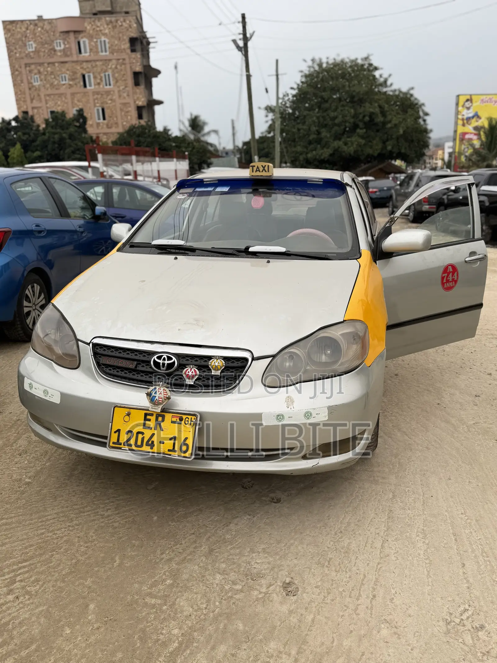 Toyota Corolla LE 2007 Yellow