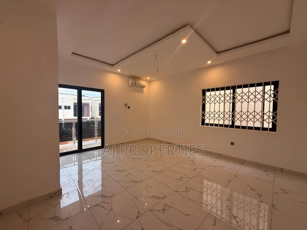 3bdrm House in Adenta for sale