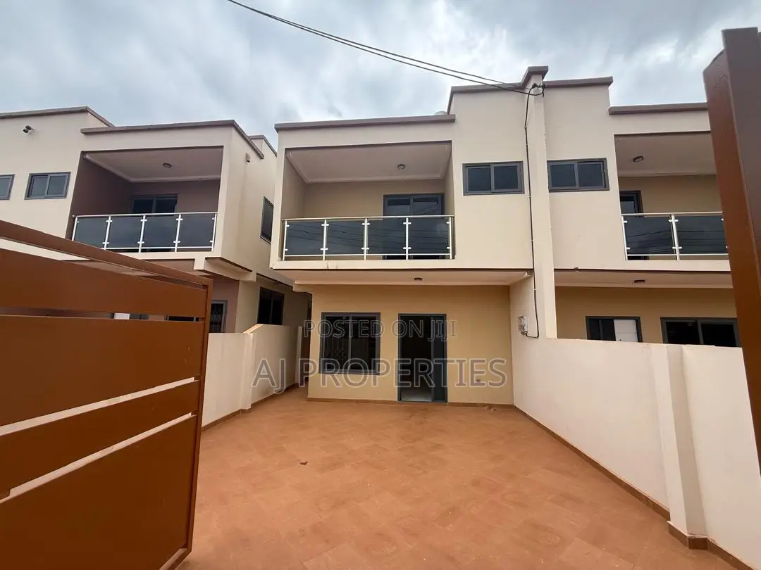 3bdrm House in Adenta for sale