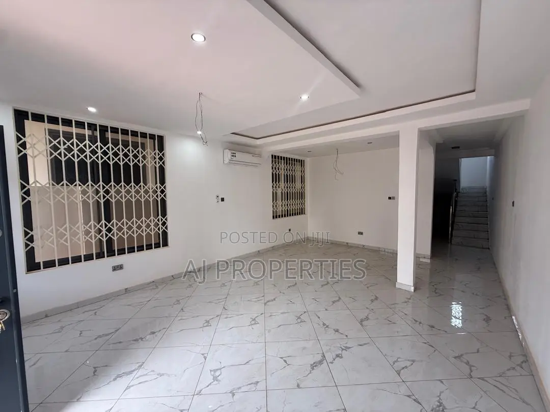 3bdrm House in Adenta for sale