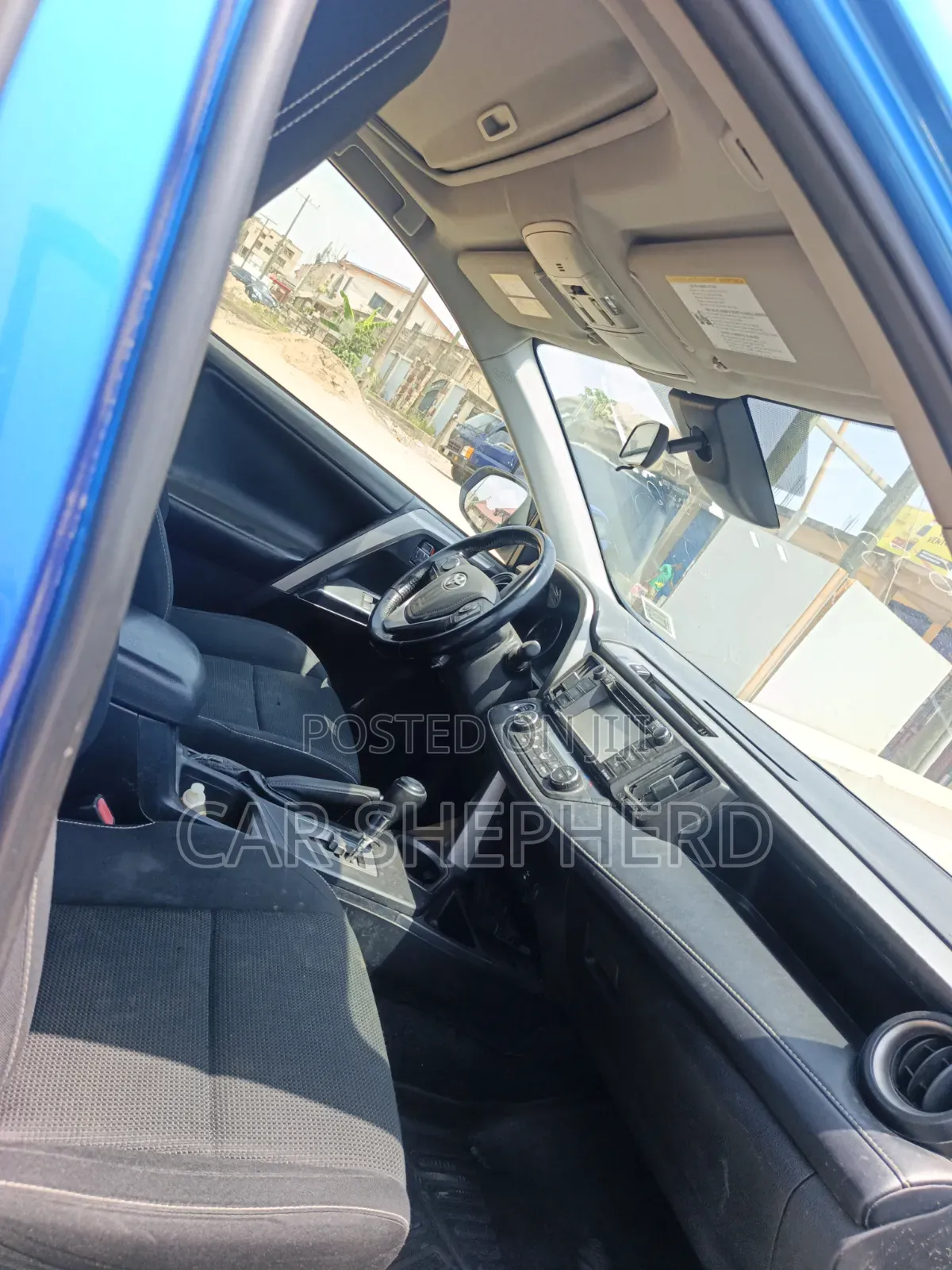 Toyota RAV4 SE AWD (2.5L 4cyl 6A) 2017 Blue