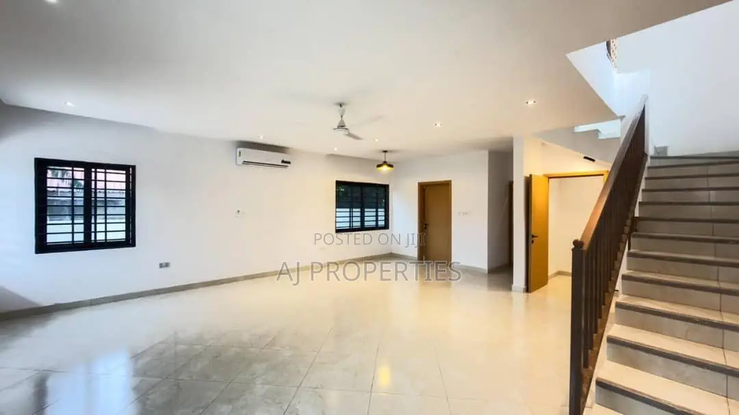 4bdrm House in Adenta for sale