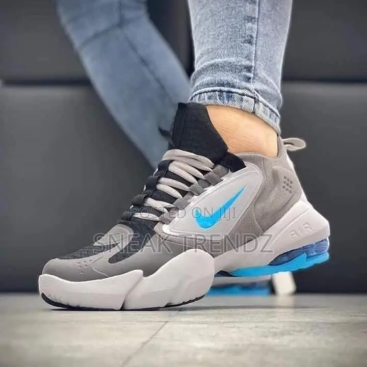 Nike Air Max Alpha Savage Trainers