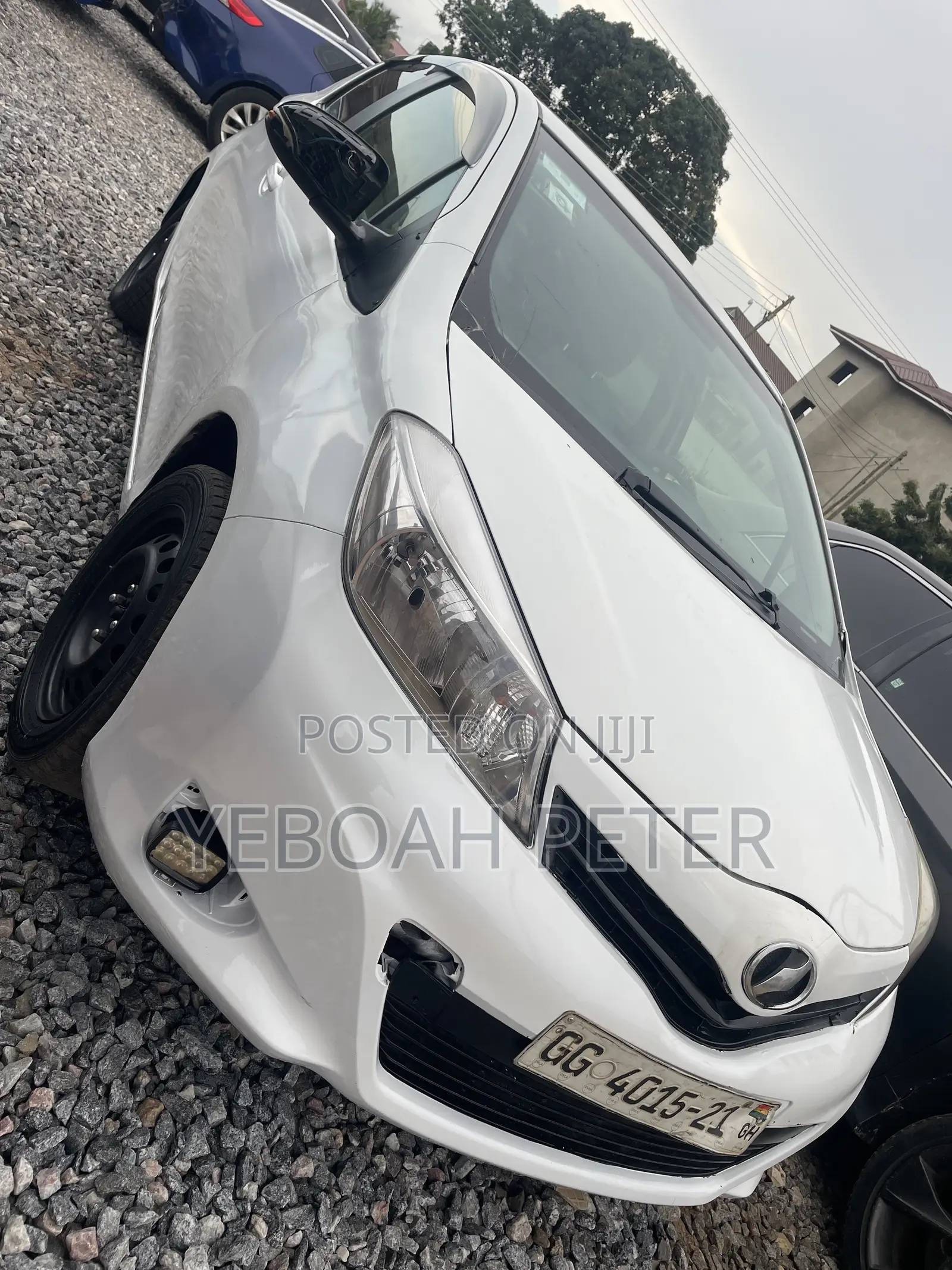 Toyota Vitz 2013 White