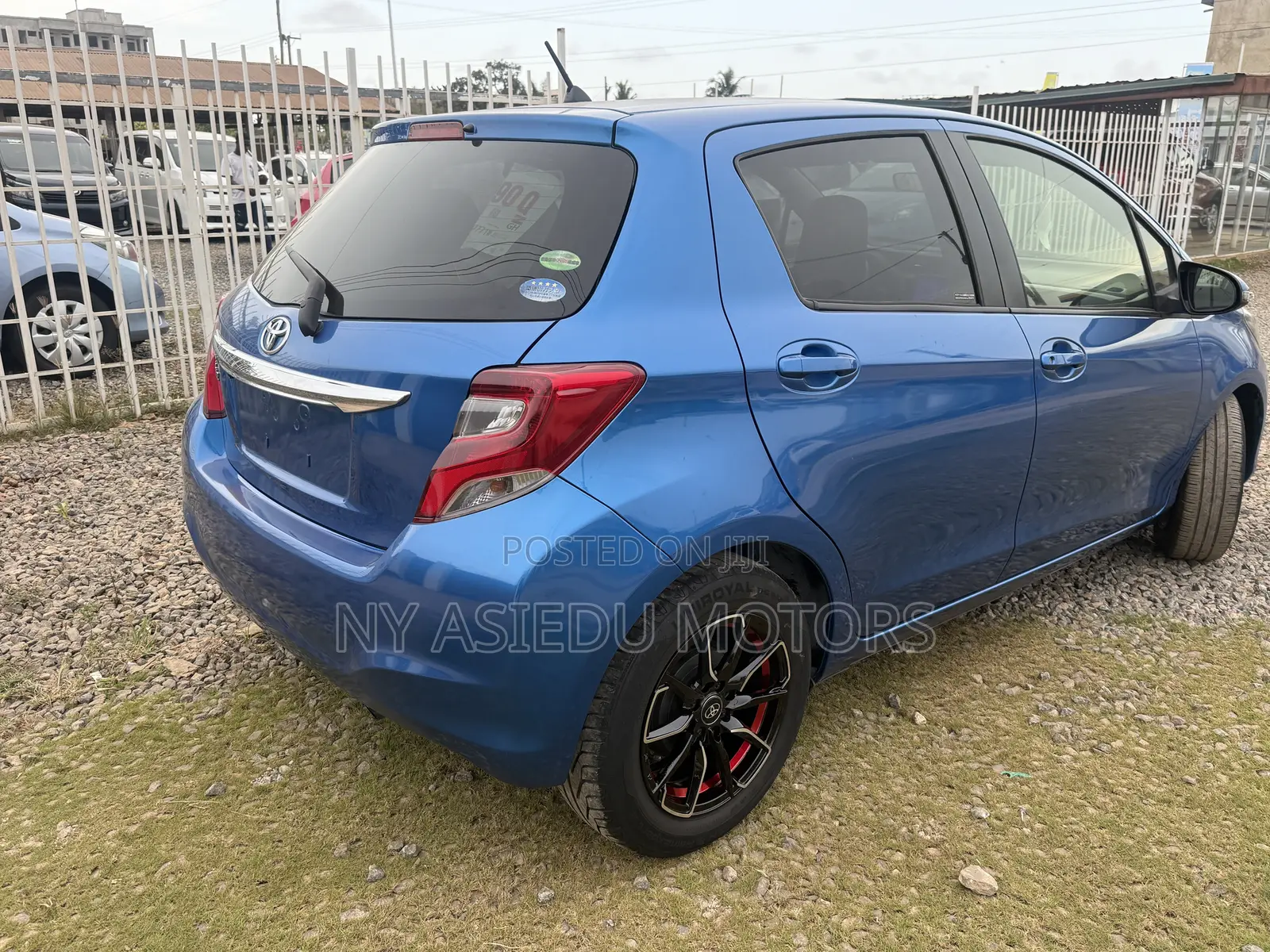 Toyota Vitz 1.3 FWD 5dr 2015 Blue
