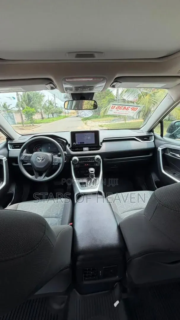 Toyota RAV4 XLE Premium AWD 2024 Gray