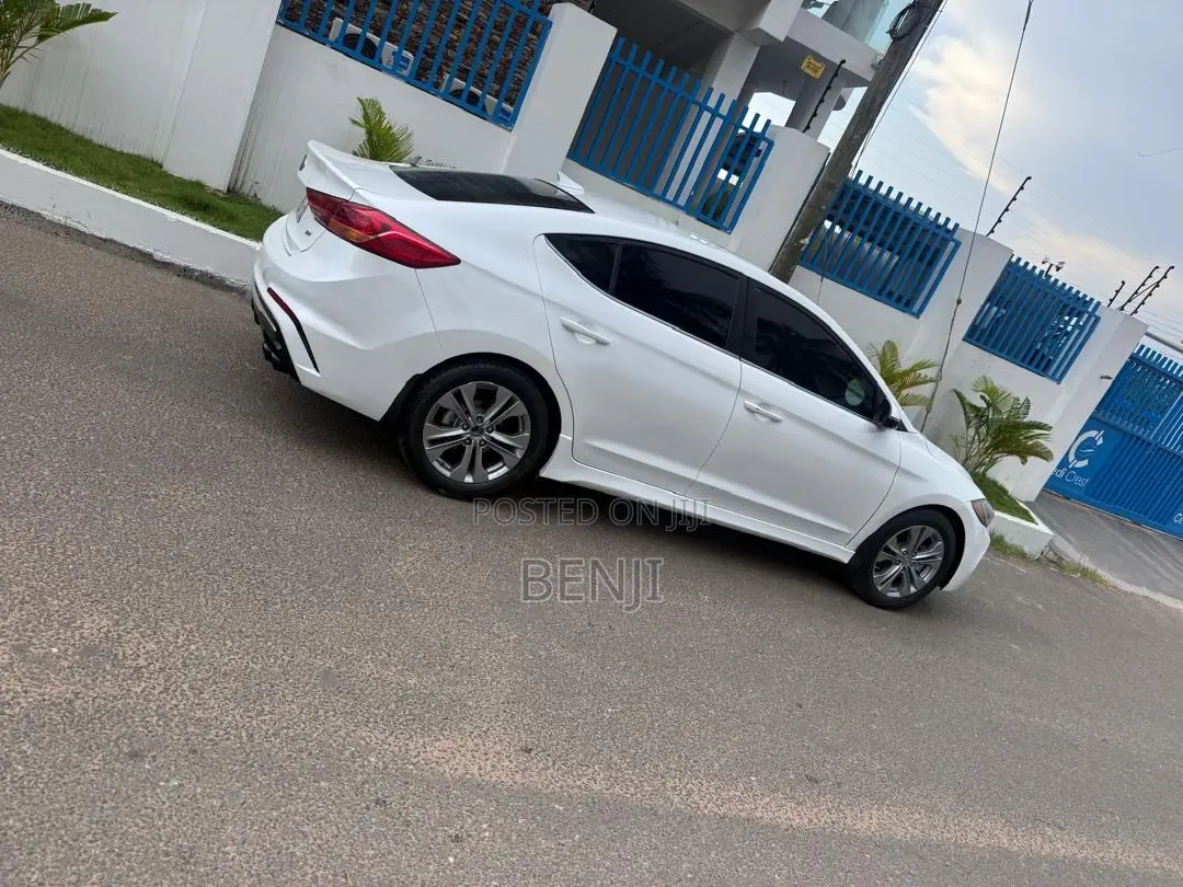Hyundai Elantra 2018 White