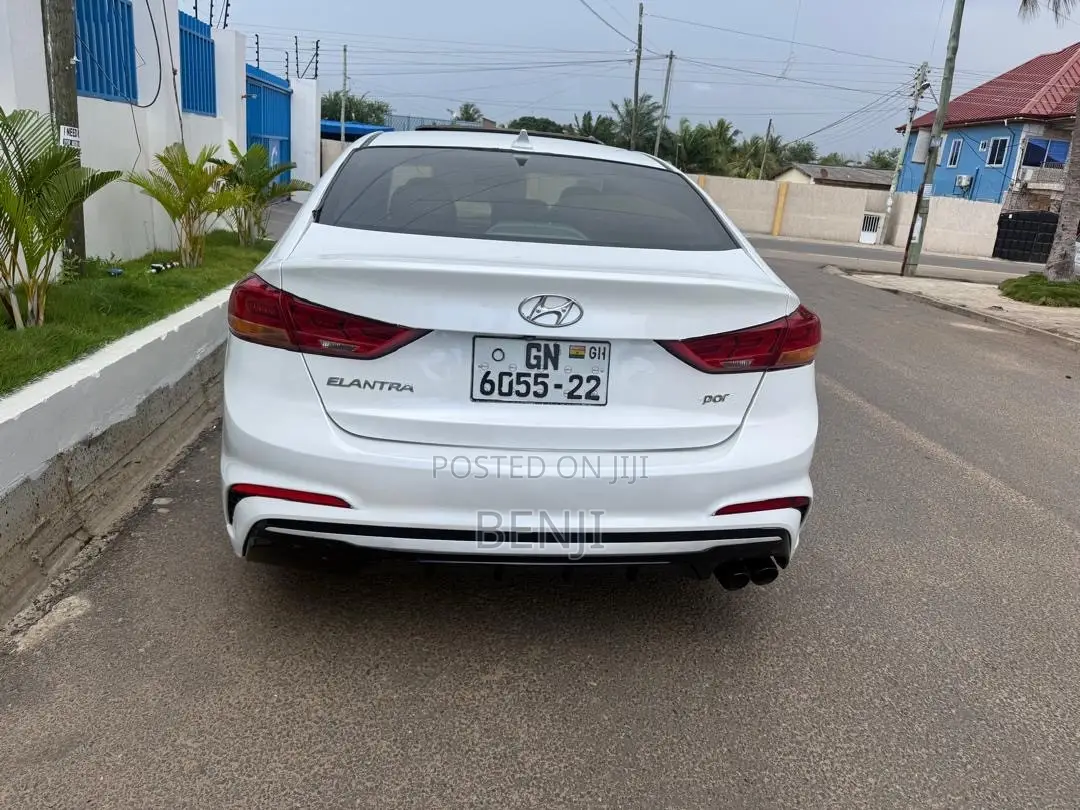 Hyundai Elantra 2018 White