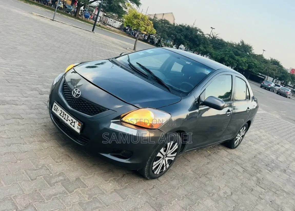 Toyota Yaris 2010 Black