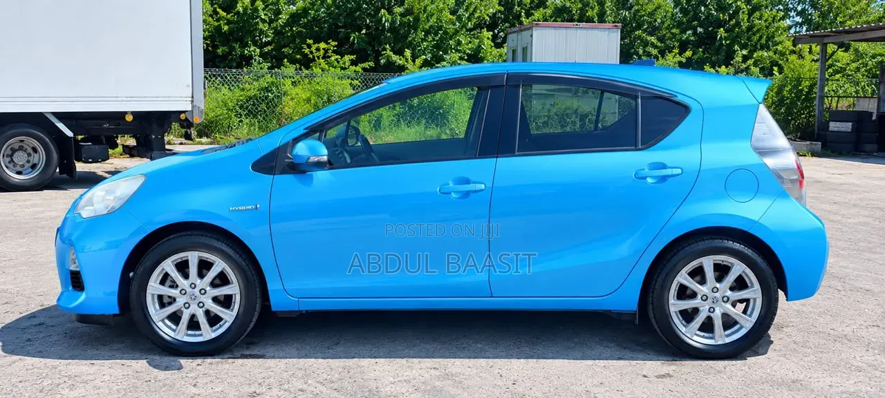 Toyota Aqua 2013 Blue